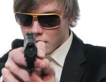 Mensch mit Schusswaffe